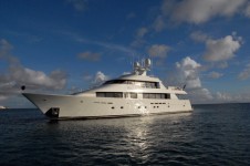Motor yacht Dona Lola -  Main